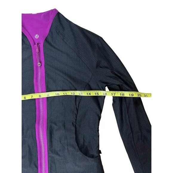 Lululemon Women’s Reversible Jacket 6 Find Your Bliss Black Purple Regal Plum - Picture 10 of 15